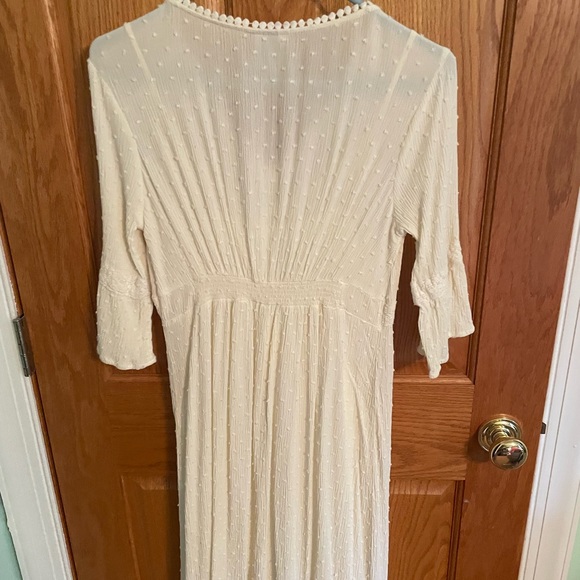 White Dress - Picture 4 of 4